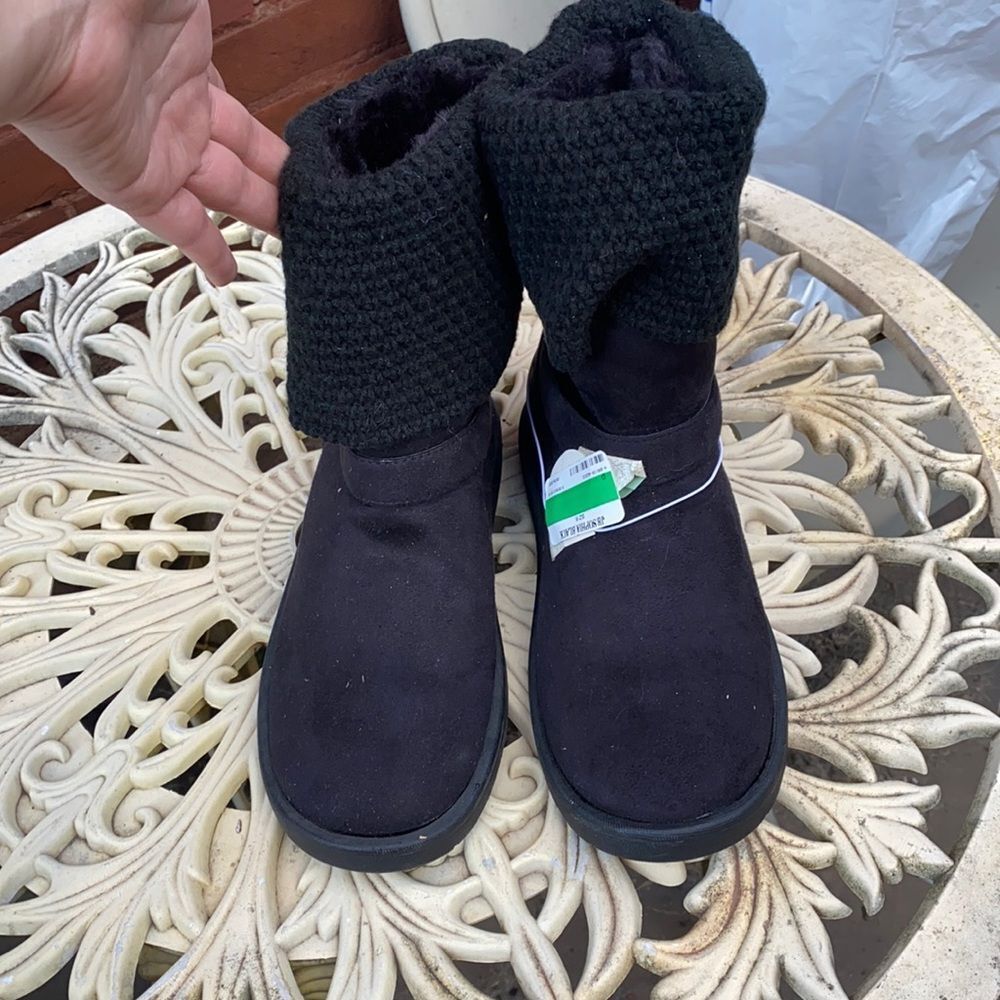 Joe Boxer fleece lined booties sz. 6 NWT